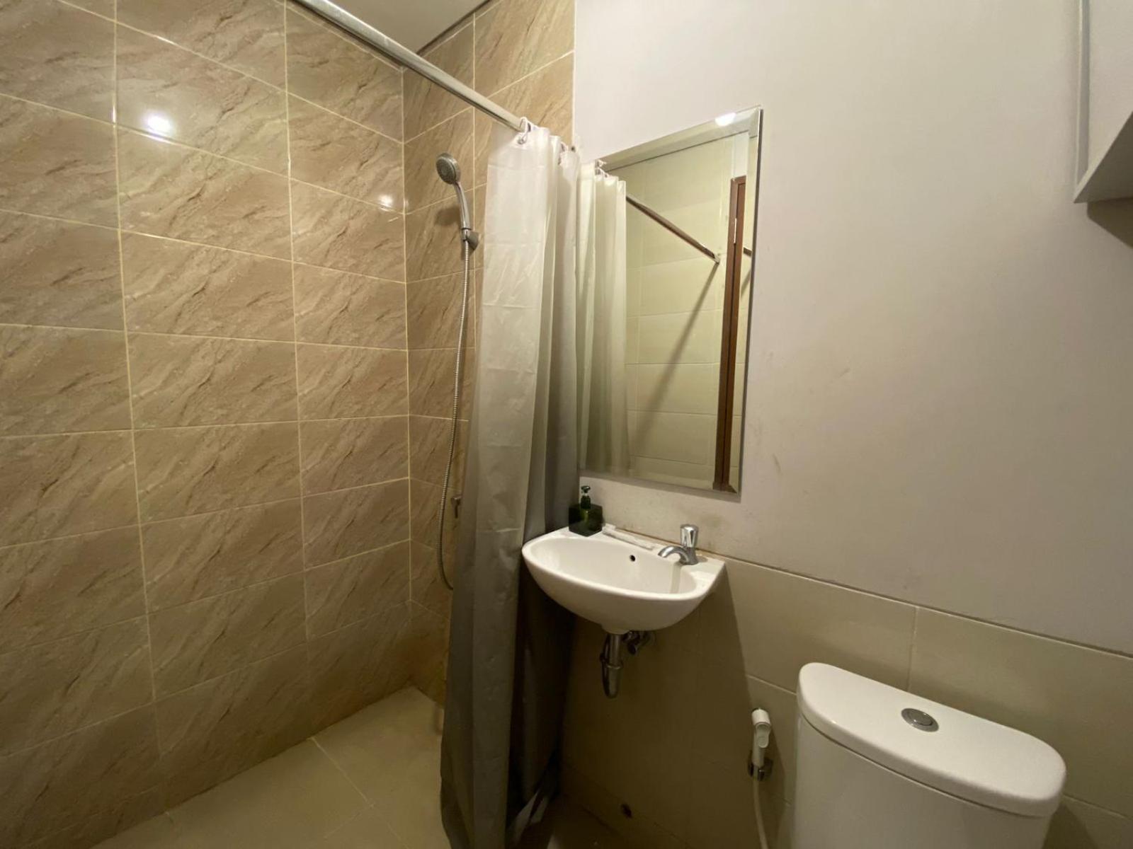 Hotel Shero Transpark Bekasi Esterno foto